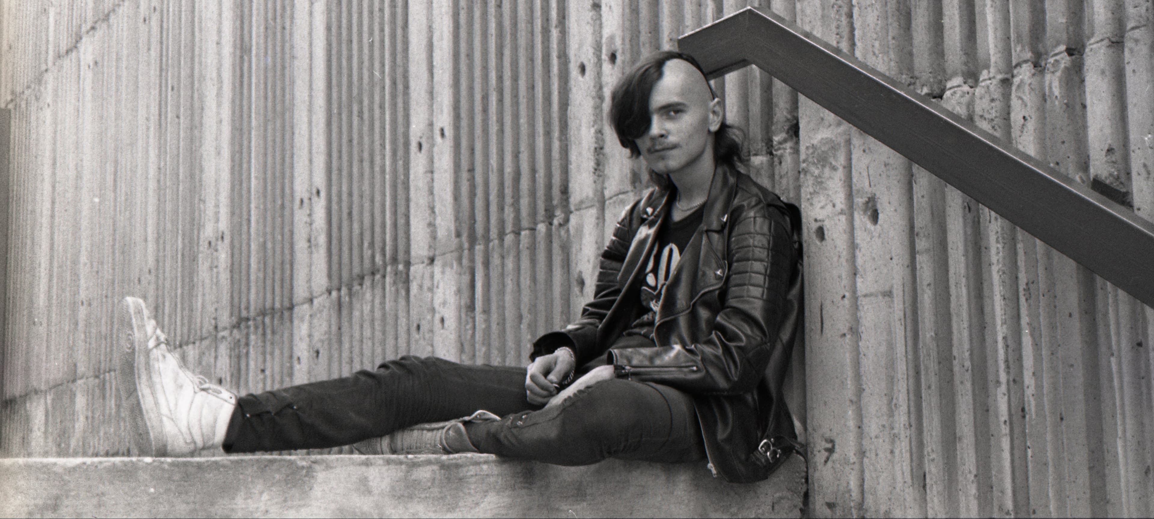 https://bucket-mmb-production.up.railway.app/strapi-uploads/punk_rocker_9b3a9f7e53.jpeg